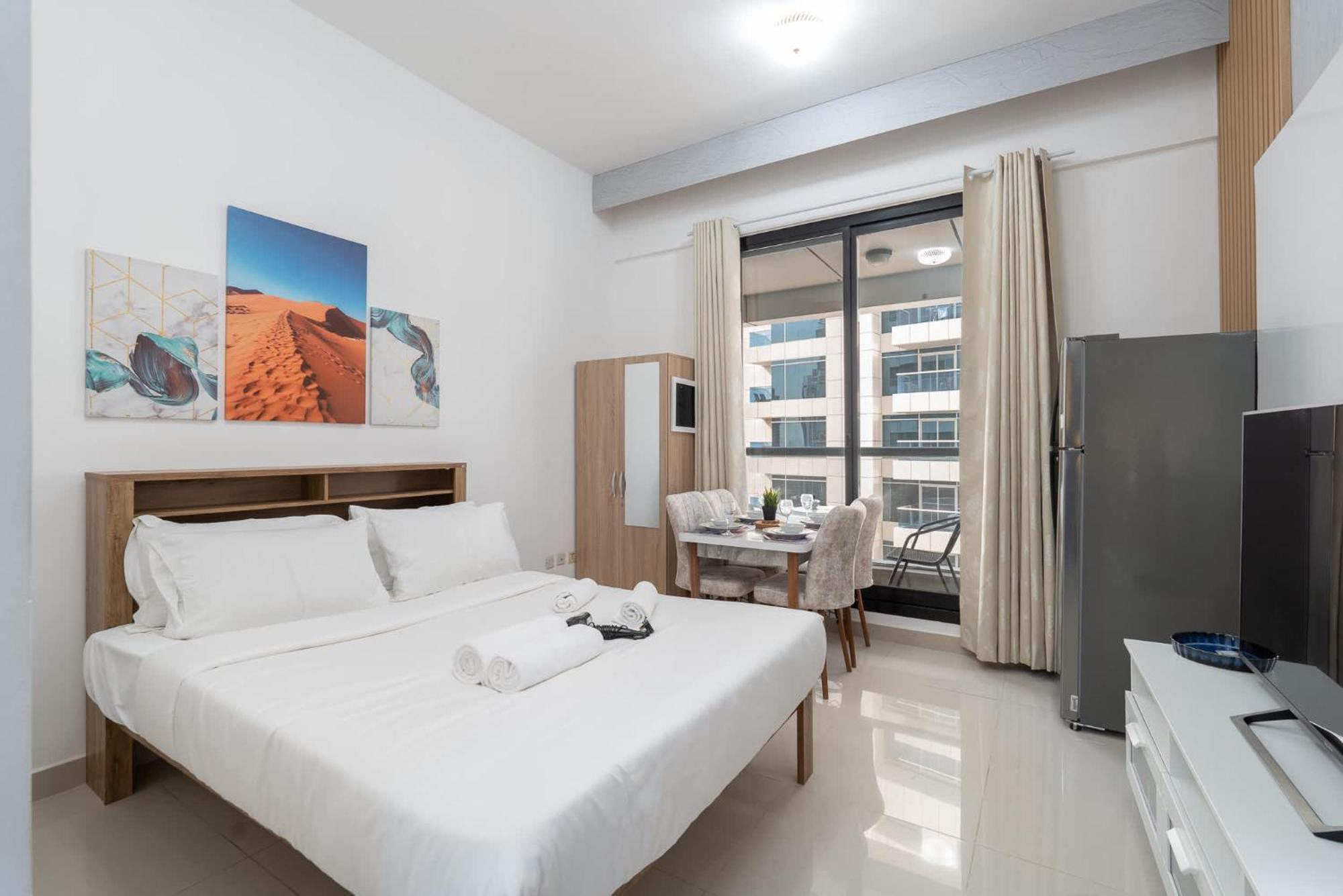 Scenic In Escan Tower With Marina Views