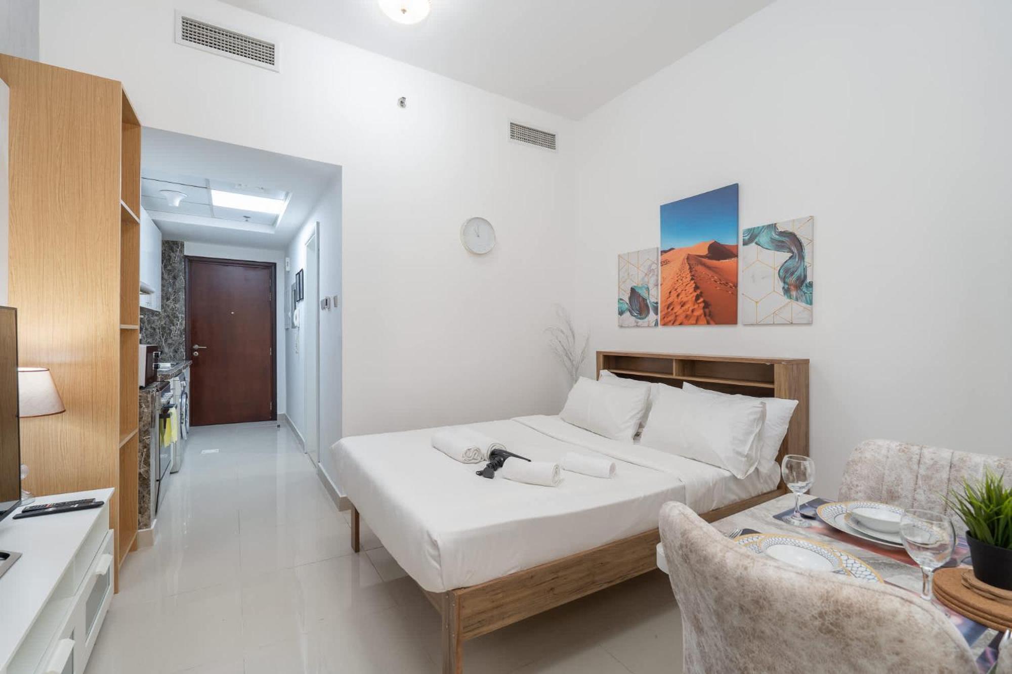 Scenic In Escan Tower With Marina Views Dubai