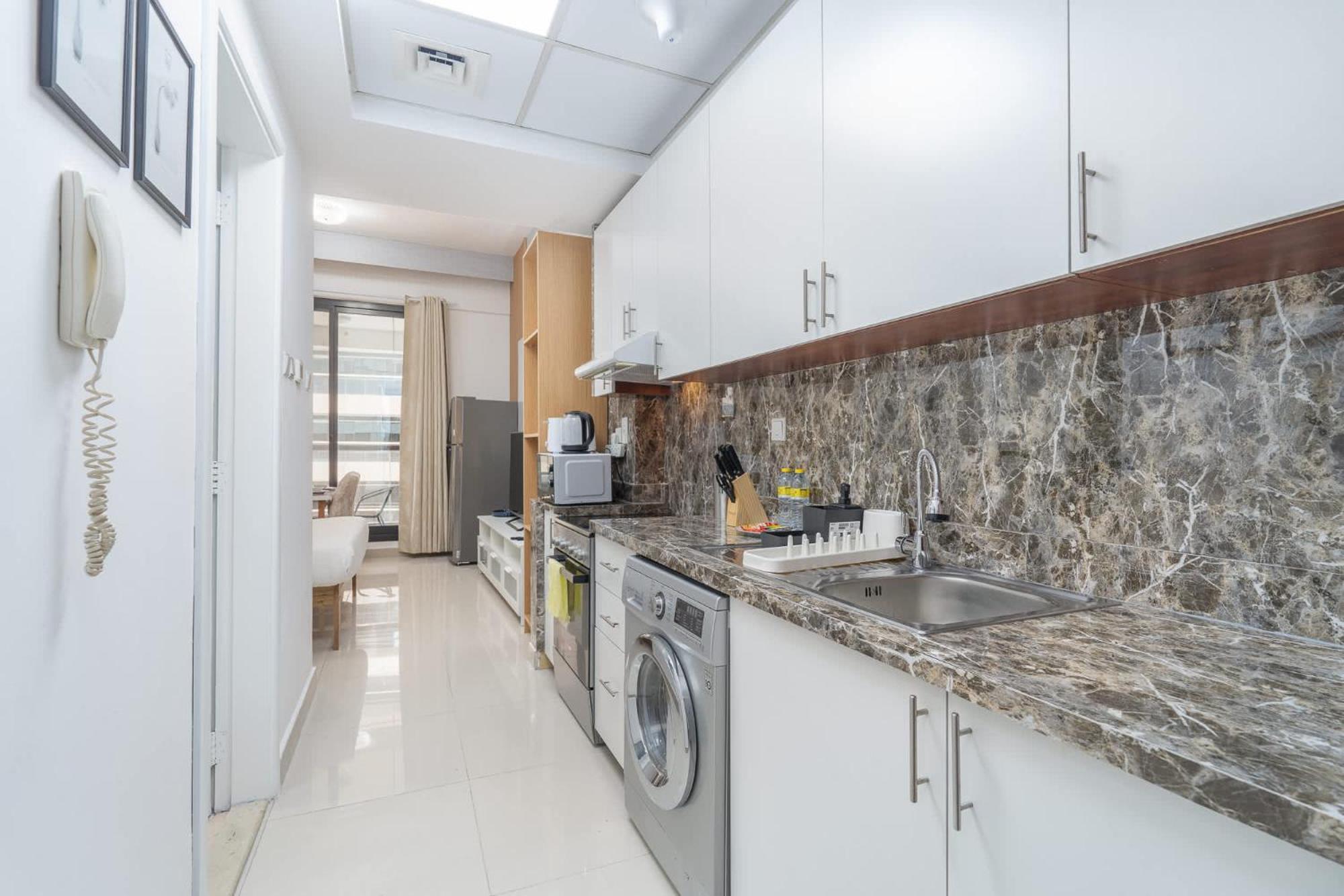 Scenic In Escan Tower With Marina Views *