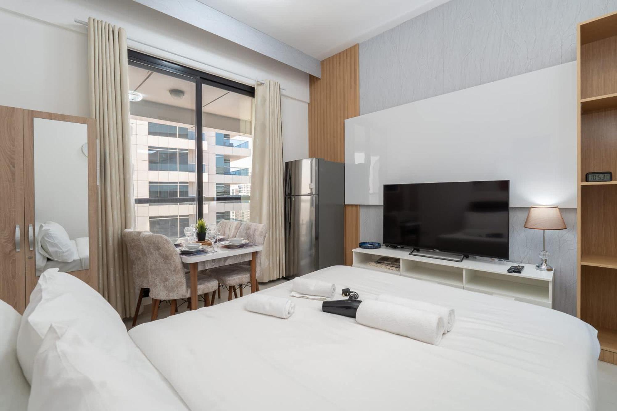 Scenic In Escan Tower With Marina Views Apartment