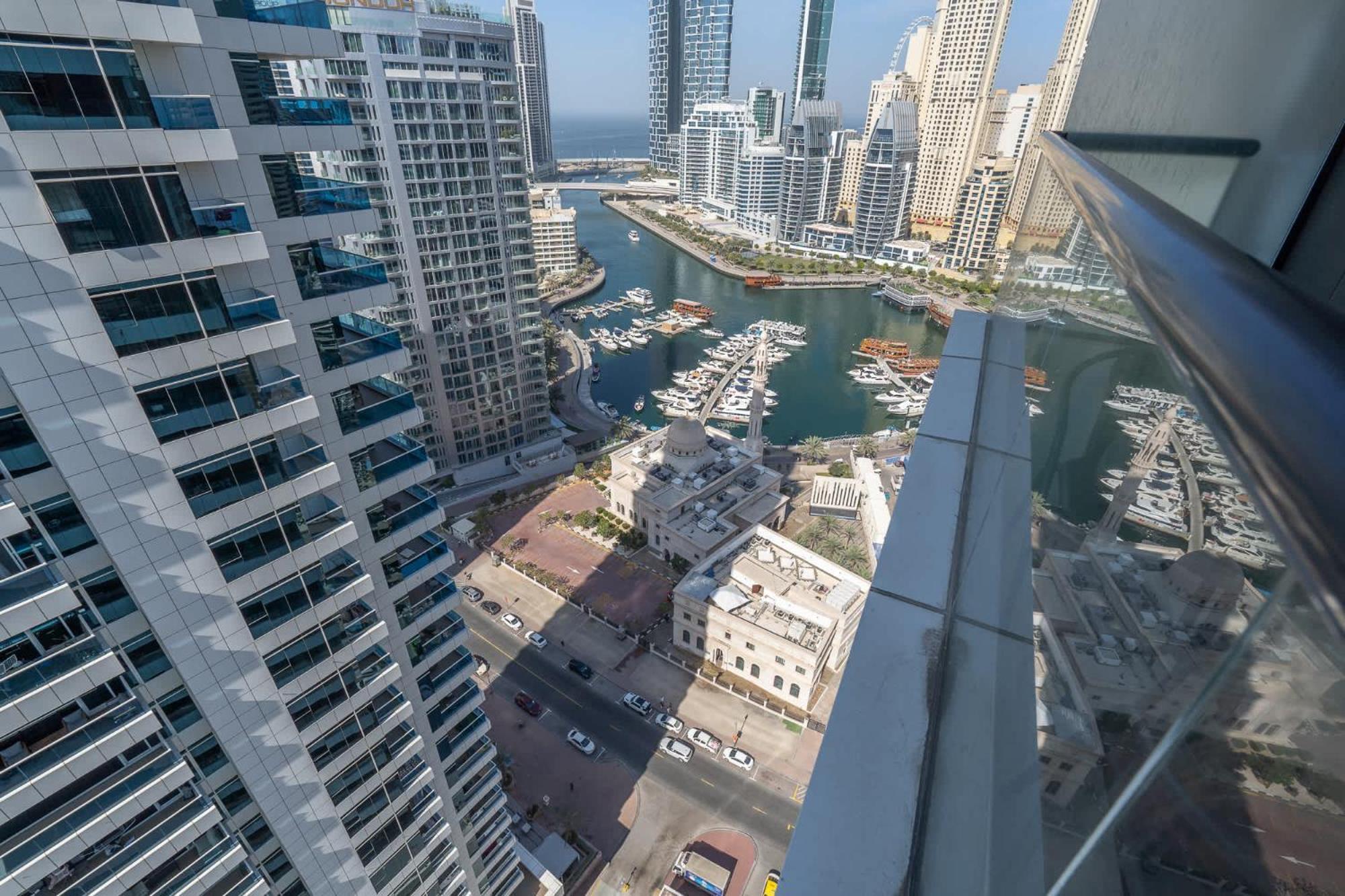 Scenic In Escan Tower With Marina Views Apartment Dubai