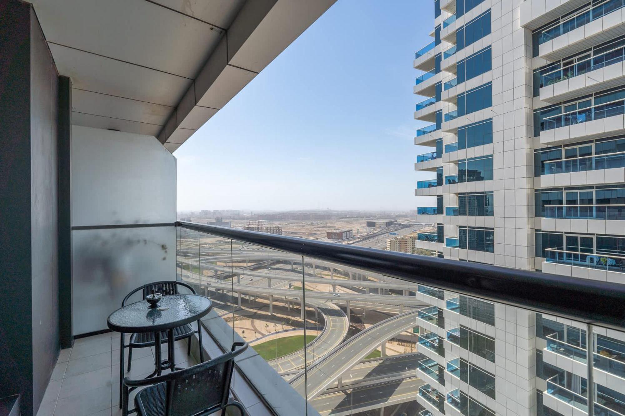 Scenic In Escan Tower With Marina Views Dubai